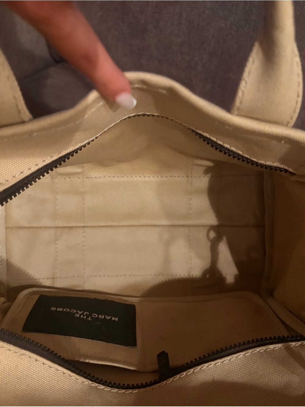 Marc Jacobs The Tote Bag - Picture 4 of 4
